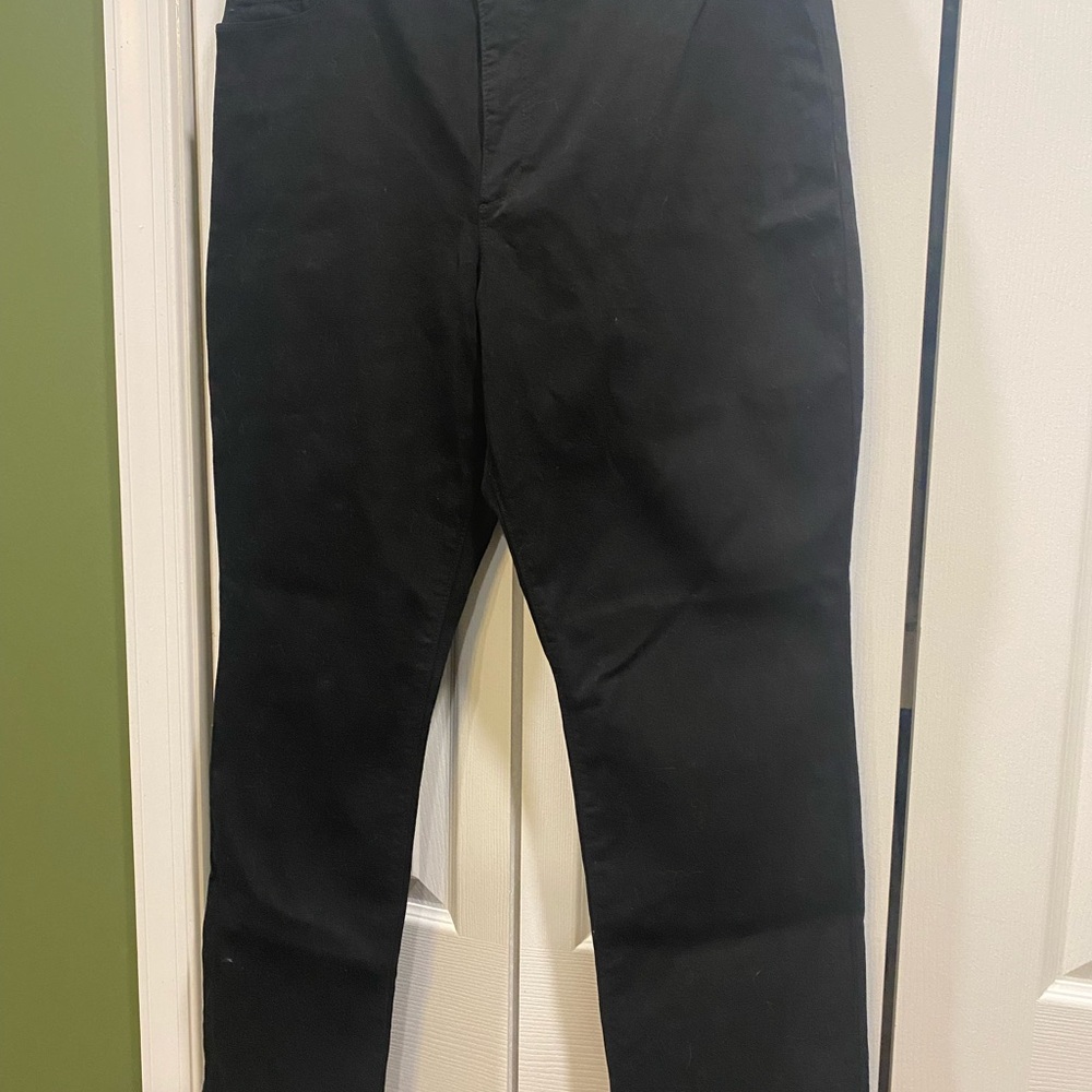 New! Bandolino Women’s Straight Leg Black Jeans